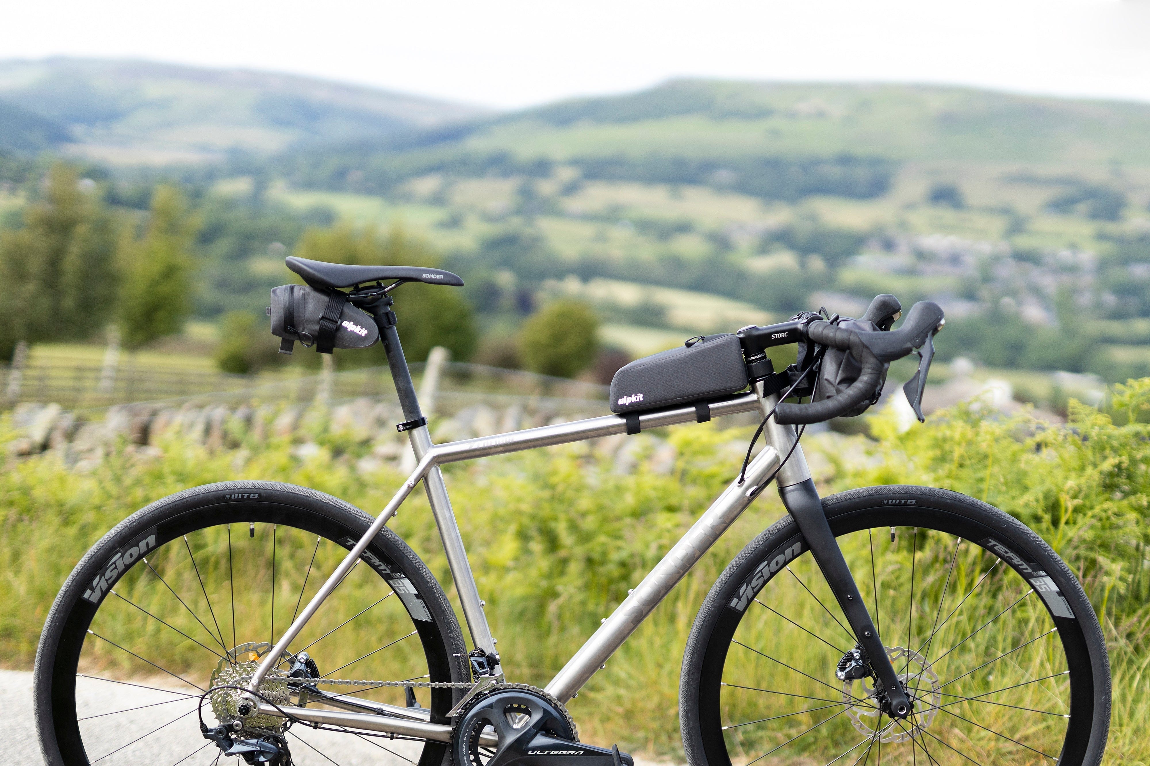 Deluge Handlebar Bag 3L - Image 7